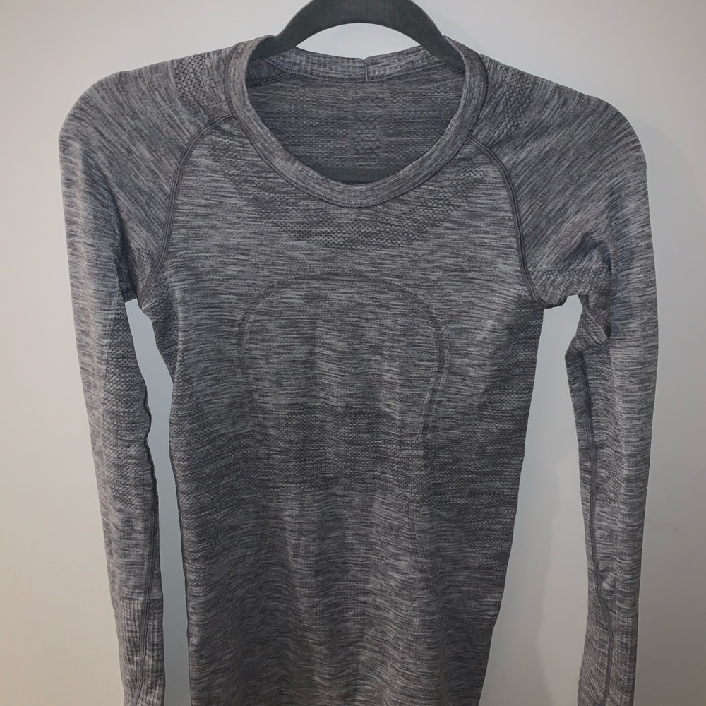 Lululemon Swiftly Tech LS Grey Slate Size 4 2.5”